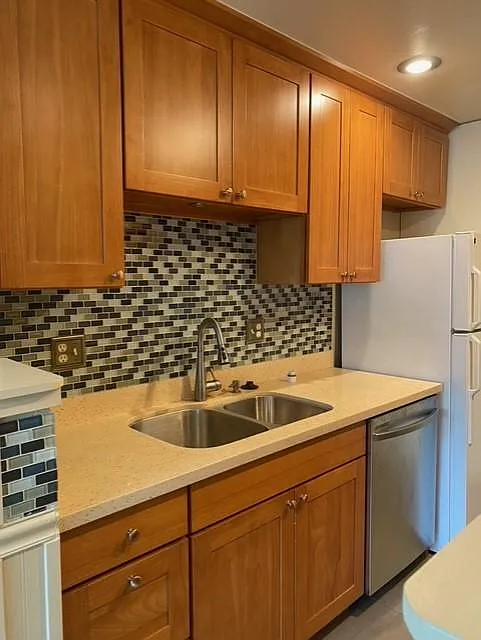 kitchen - 12231 SE 59th St