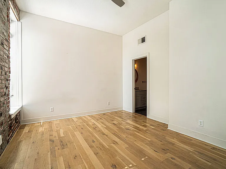 435 Westport Rd #302 — Photo 39
