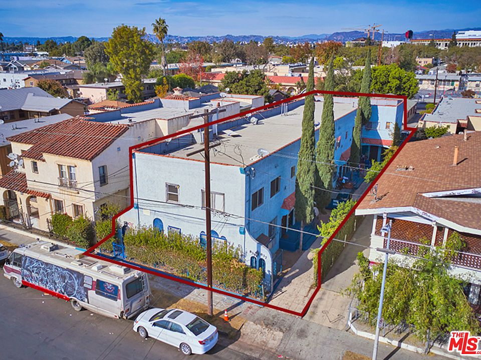 1st image of 837 W 42nd Pl
