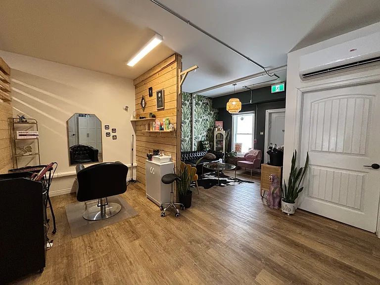 523 Canterbury Dr — Photo 8
