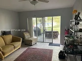 3 bed, 1260 sqft, $2,400 — Photo 4
