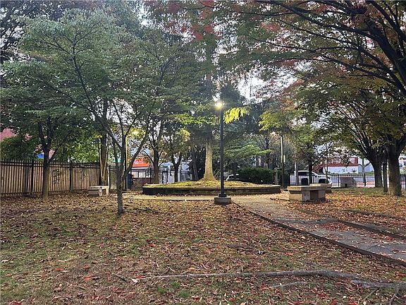 4th image of 20-16 Academy Ave
