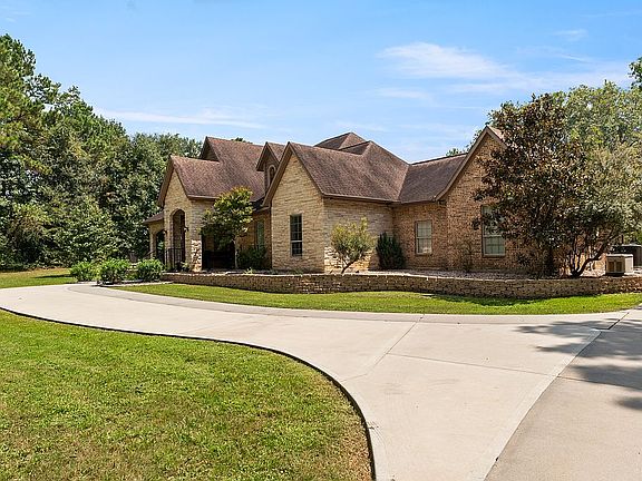 5th image of 21136 Hereford Way
