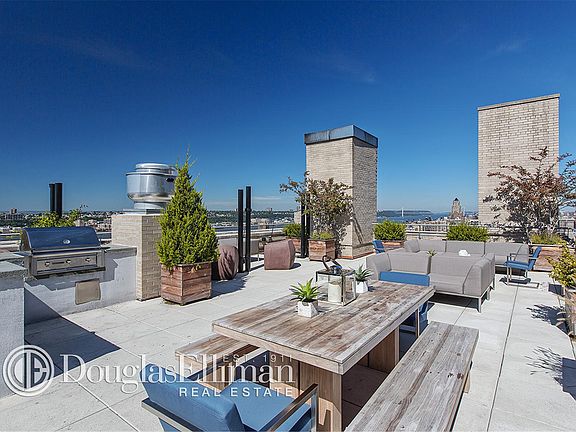 3rd image of 666 W End Ave APT 11nr
