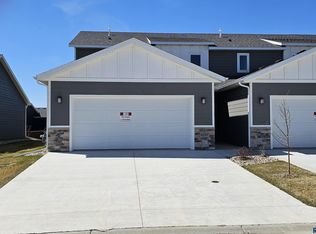 6207 S Hunt Pl, Sioux Falls, SD 57106