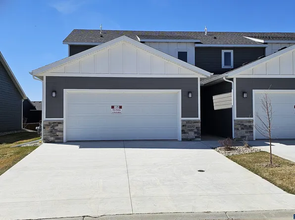 6207 S Hunt Pl, Sioux Falls, SD 57106