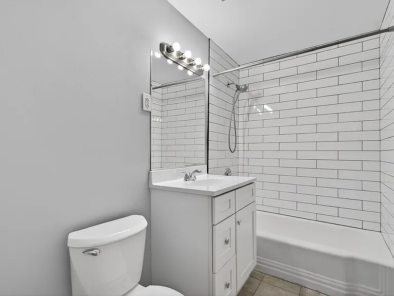 34-46 Kensington Apartments — Photo 16