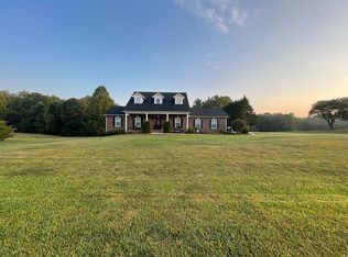 5889 Crescent Dr, Claremont, NC 28610