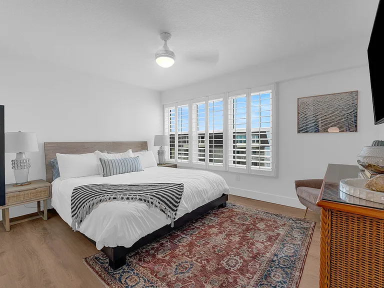 4831 Saxon Dr #205 — Photo 12