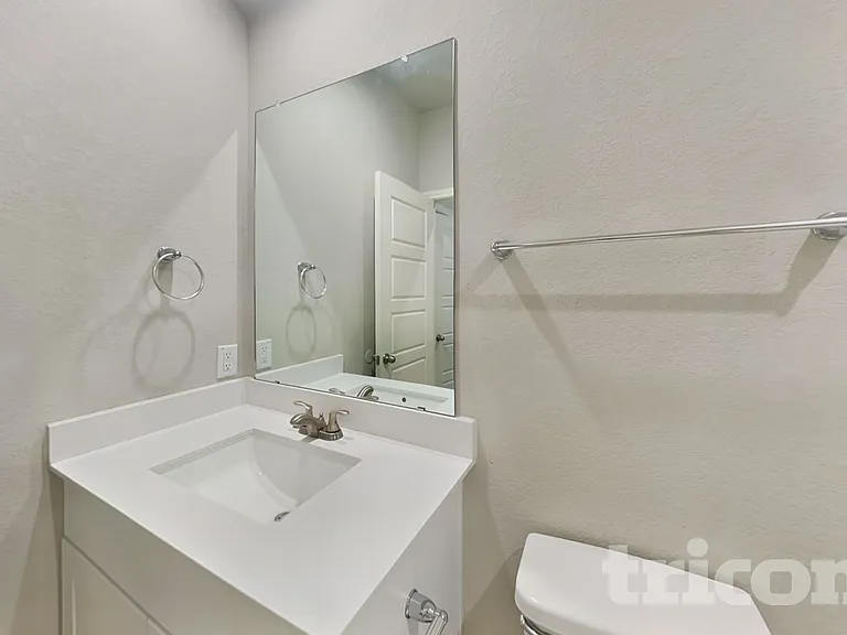 13661 Paxton Blvd — Photo 13