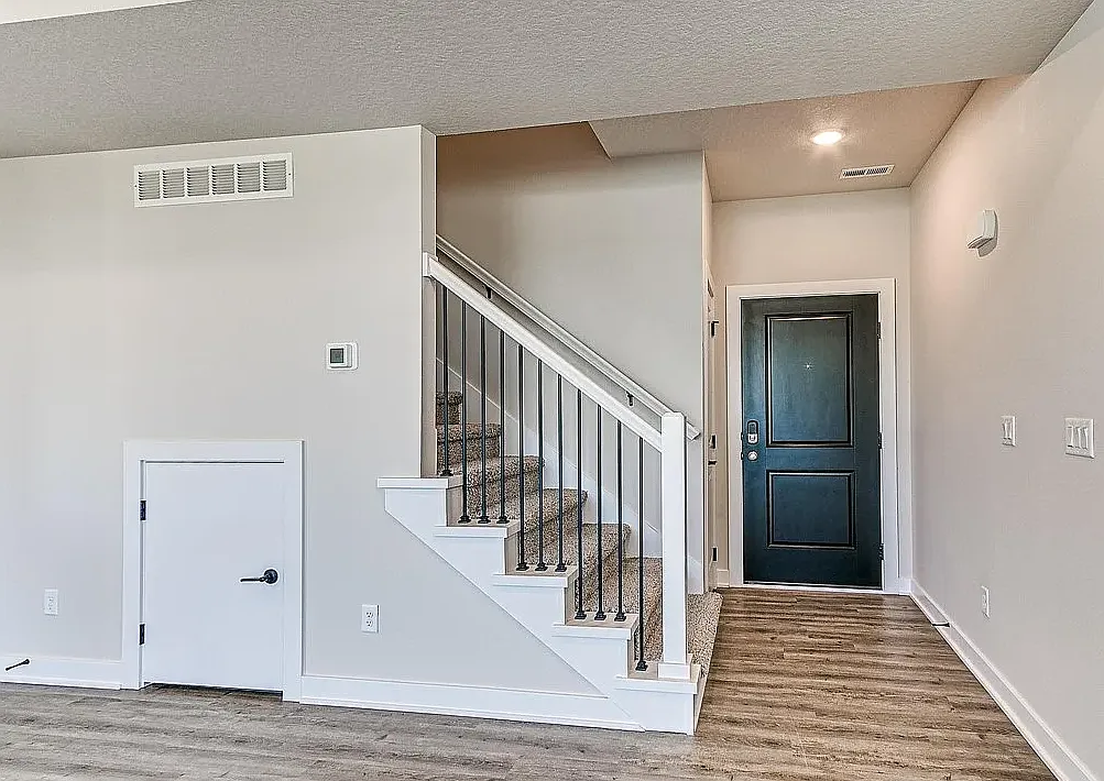 3 bed, 2.5 bath, 1565 sqft, $1,950 — Photo 2