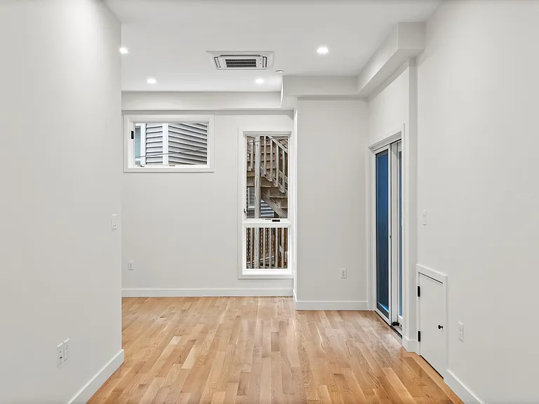 298 Marginal St #C — Photo 8