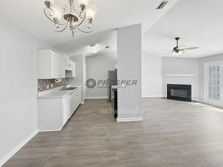 107 Pelham Square Way — Photo 7