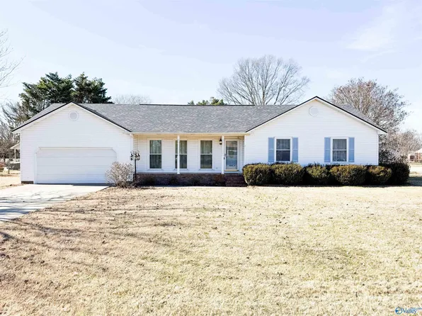 1804 Brookmeade Ave, Athens, AL 35611