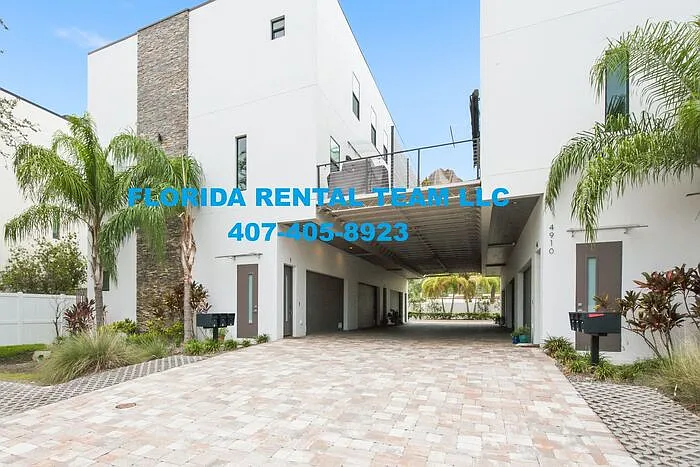 3 bed, 3.5 bath, 2253 sqft, $3,800 — Photo 2