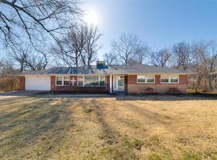 43 W Cardigan Dr, Saint Louis, MO