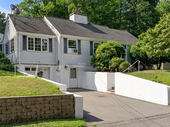 6 Chute Rd, Dedham, MA 02026