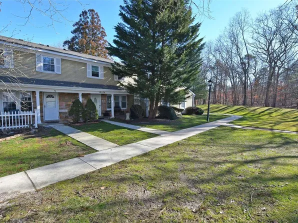 3F Independence #3F, Ridge, NY 11961