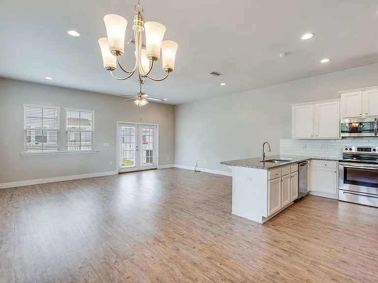 116 Fossil Falls Ln — Photo 2