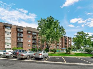 4731 Saint Joseph Creek Rd APT 4E, Lisle, IL 60532