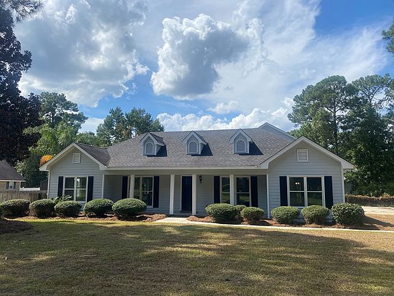 2nd image of 1415 Woodland Way