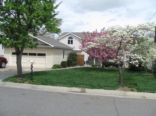 419 Sullivan Pl, Union Beach, NJ 07735