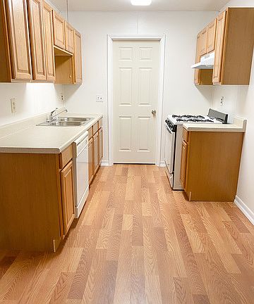 4th image of 246 Flintstone Ln