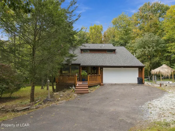 24 Birch Hill Ln, Dallas, PA 18612