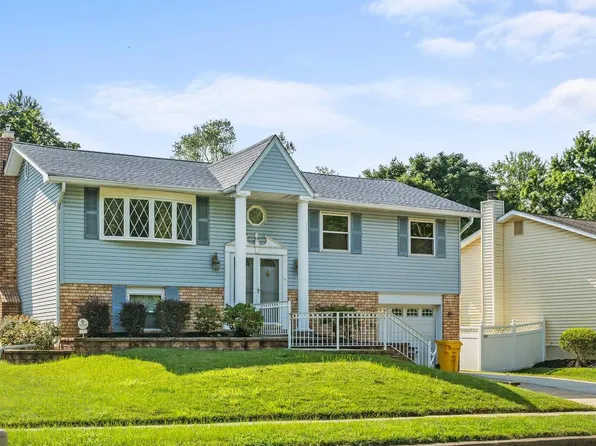 451 Century Vista Dr, Arnold, MD 21012