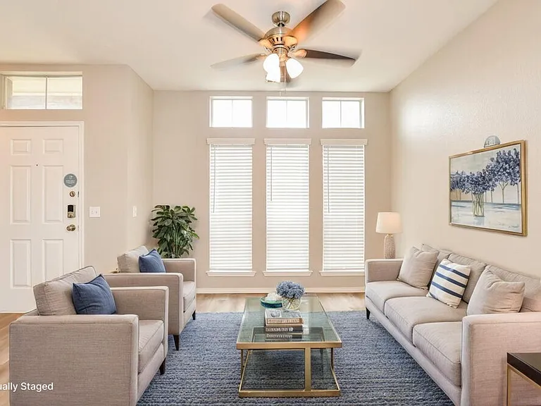 309 Cobblestone Dr — Photo 4