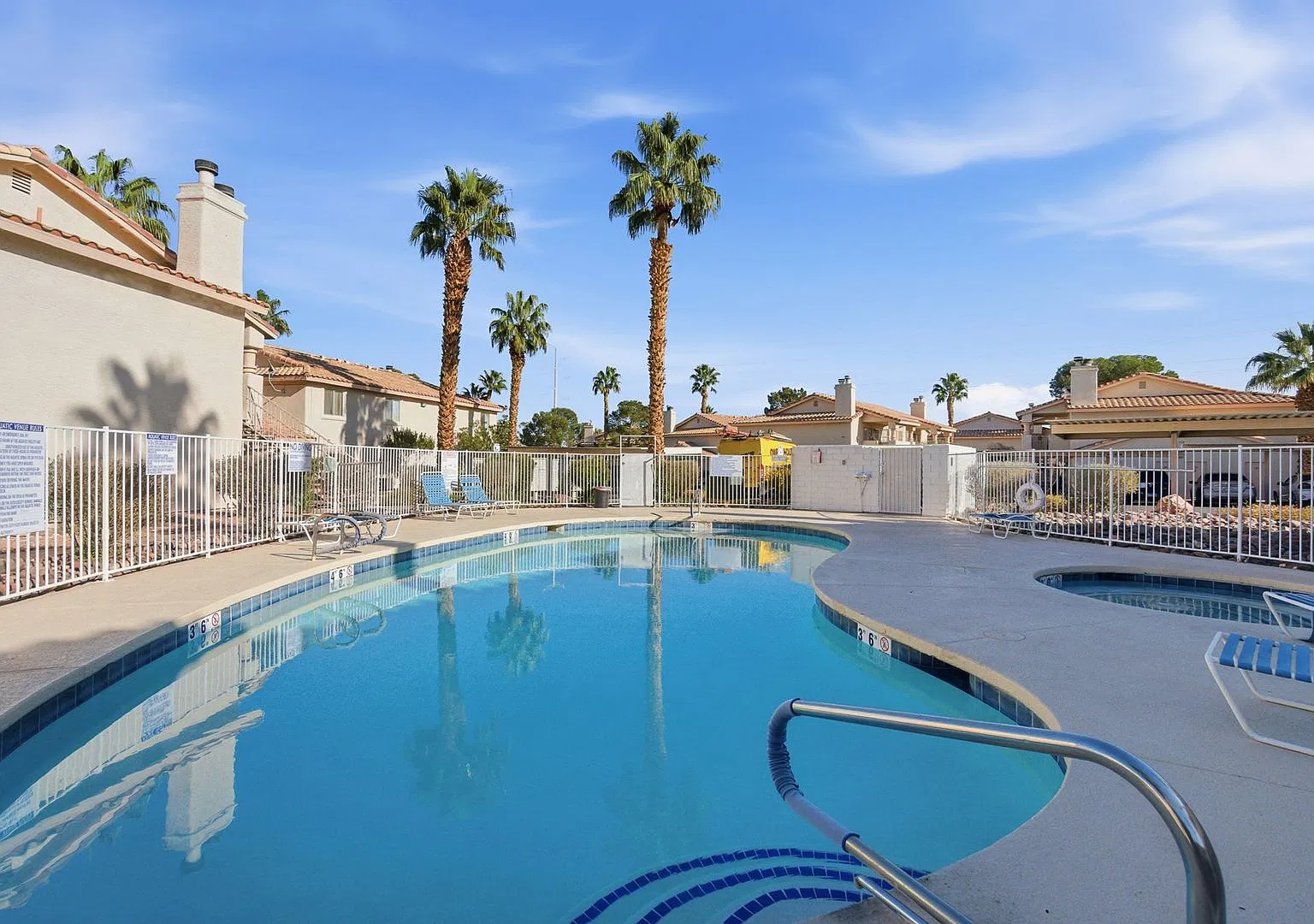 2-Bedroom Condo with Community Pool & Wood-Burning Fireplace — Photo 2