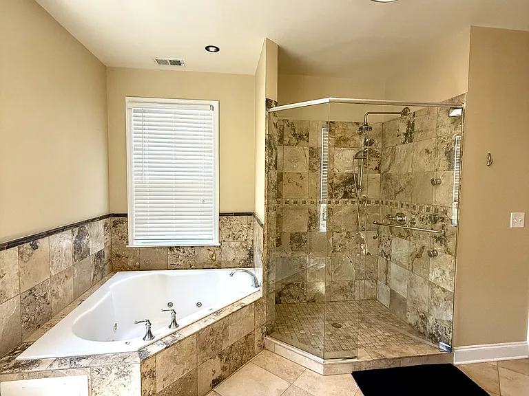 410 Lancaster Ave — Photo 31