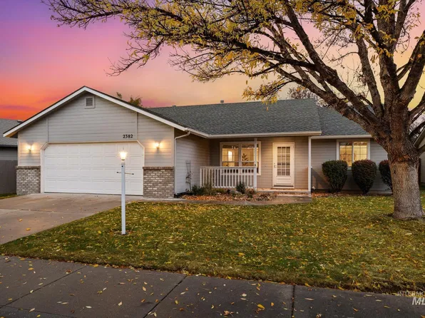 2382 E Grapewood Dr, Meridian, ID 83646