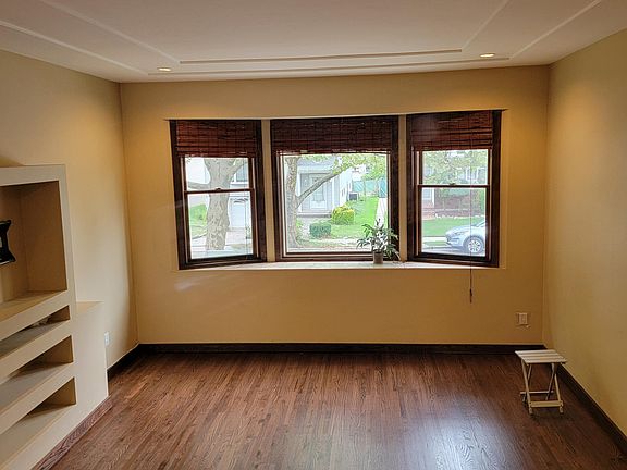 4th image of 153 Hawthorne Ave