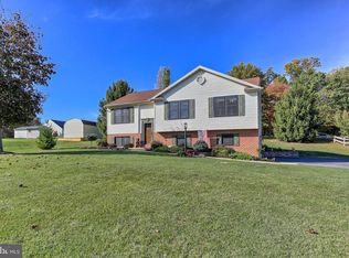 4427 Walters Hatchery Rd, Spring Grove, PA 17362