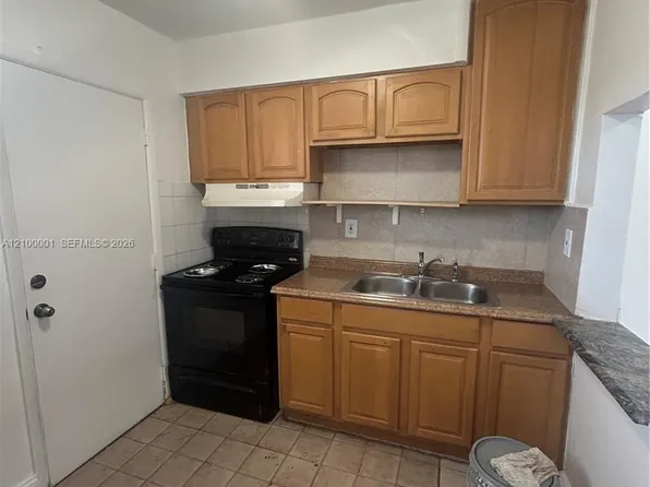 2441 NW 13th St APT 81, Miami, FL 33125
