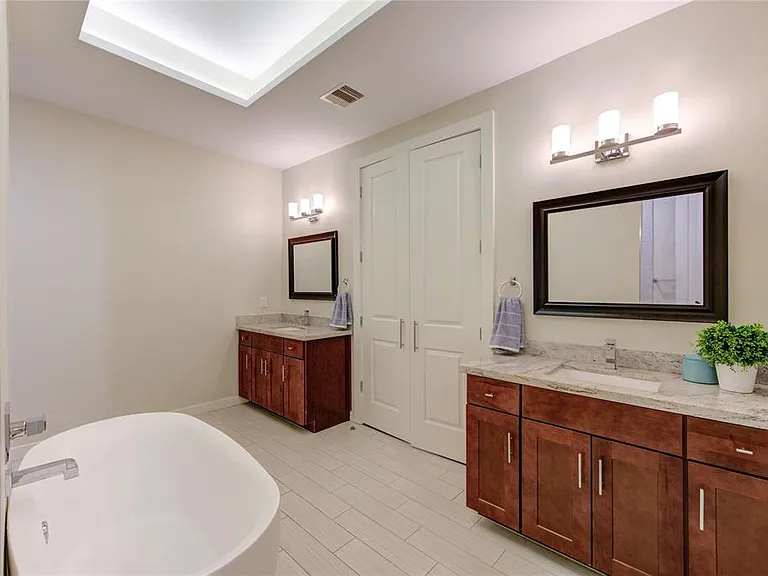 605 Jewett St — Photo 17