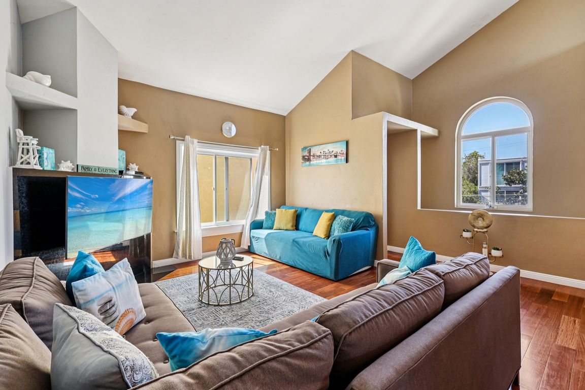 Riviera Dr-S1609-010.jpg