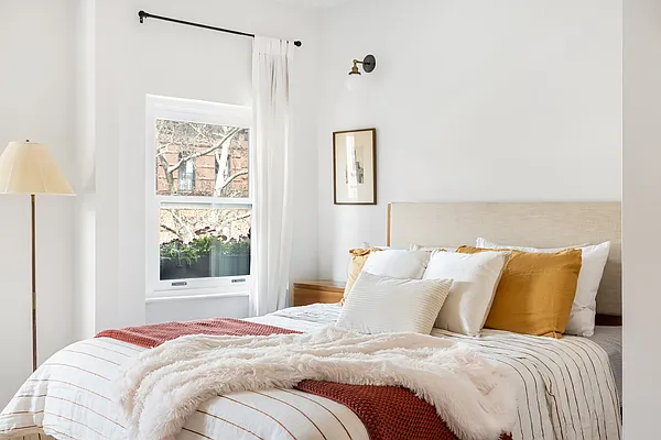 Sold by Douglas Elliman | media 14