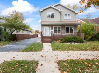 9410 S 55th Ct, Oak Lawn, IL 60453