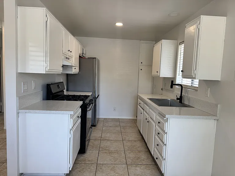 42030 Thornbush Ave — Photo 4