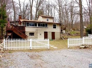 208 Valley Rd, Sussex, NJ 07461