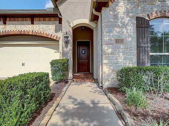 2nd image of 5015 Wheaton Park Dr