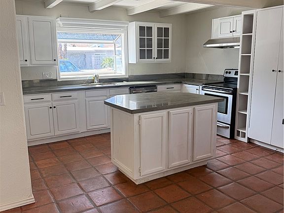 5th image of 54066 Avenida Velasco