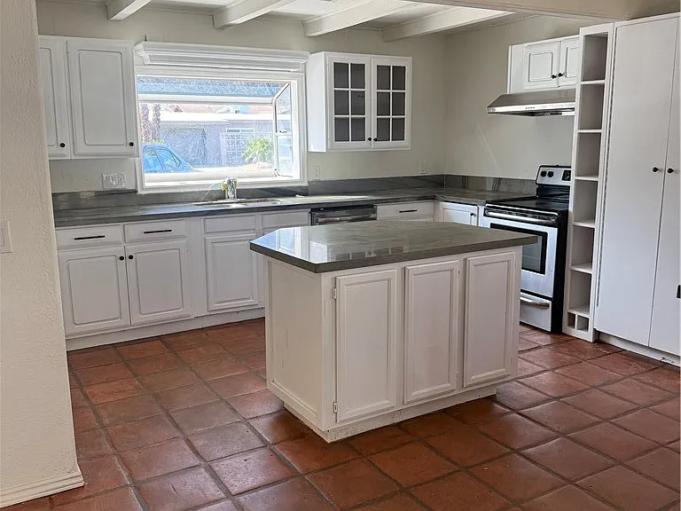 54066 Avenida Velasco — Photo 5