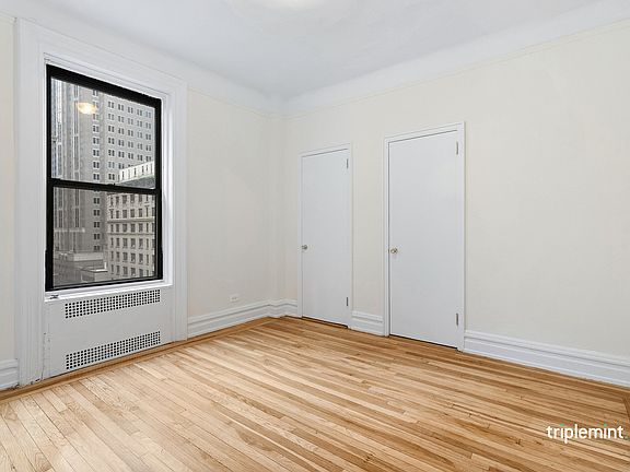 3rd image of 205 W 54th St #6FF