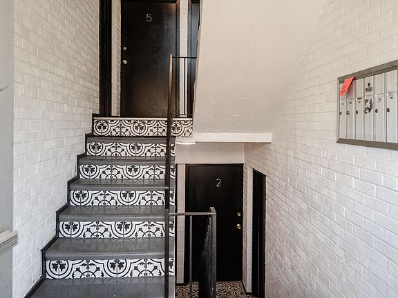 2nd image of 4000 Ledgewood Dr APT 2