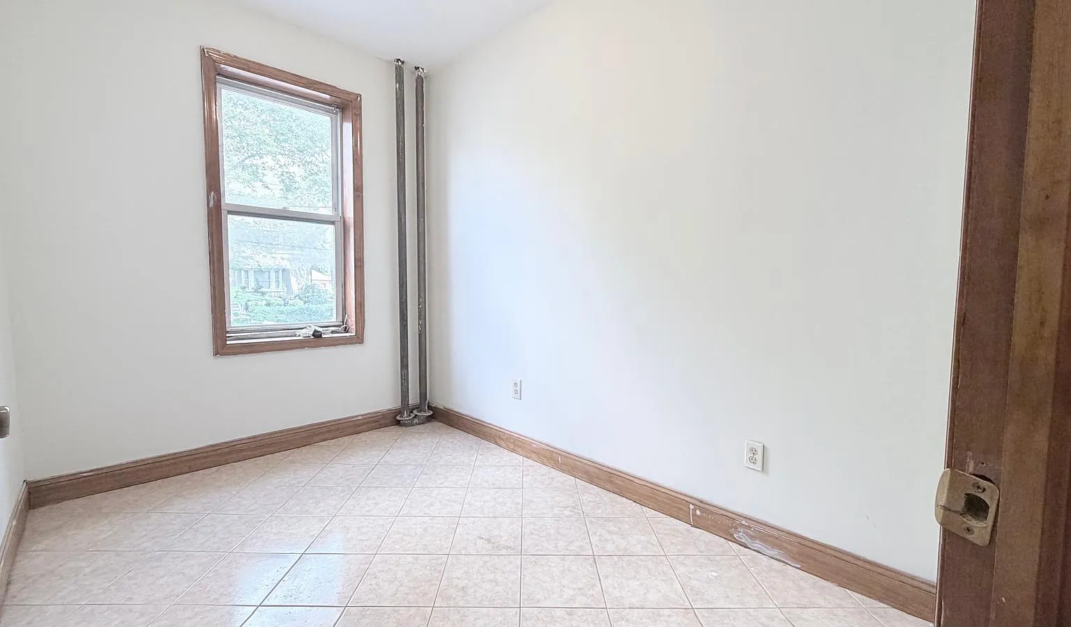 889 John F. Kennedy Blvd — Photo 4