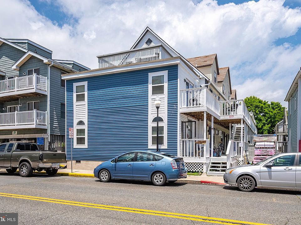 1st image of 106 Talbot St Unit 206