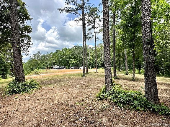 3rd image of 411 Oak Valley Rd